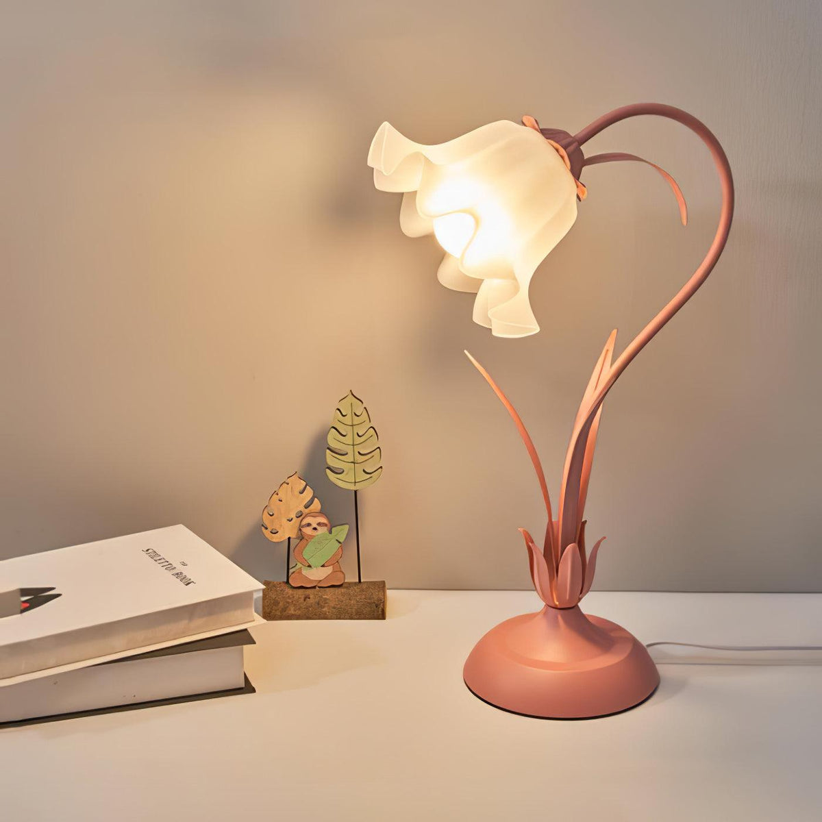 lily-of-the-valley-table-lamp