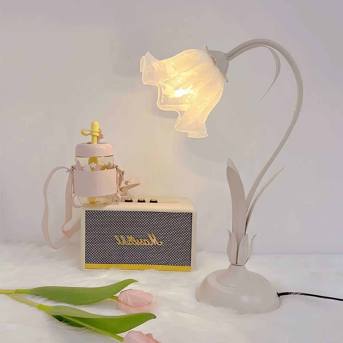lily-of-the-valley-table-lamp