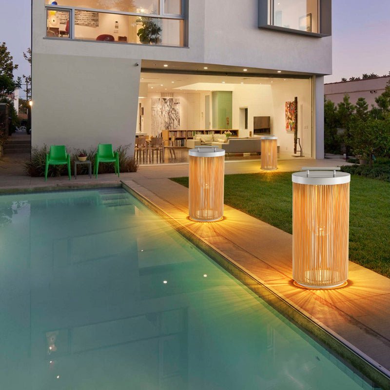 Linden Column Solar Outdoor Lamp – Natural Rattan Post Light for Garden & Patio