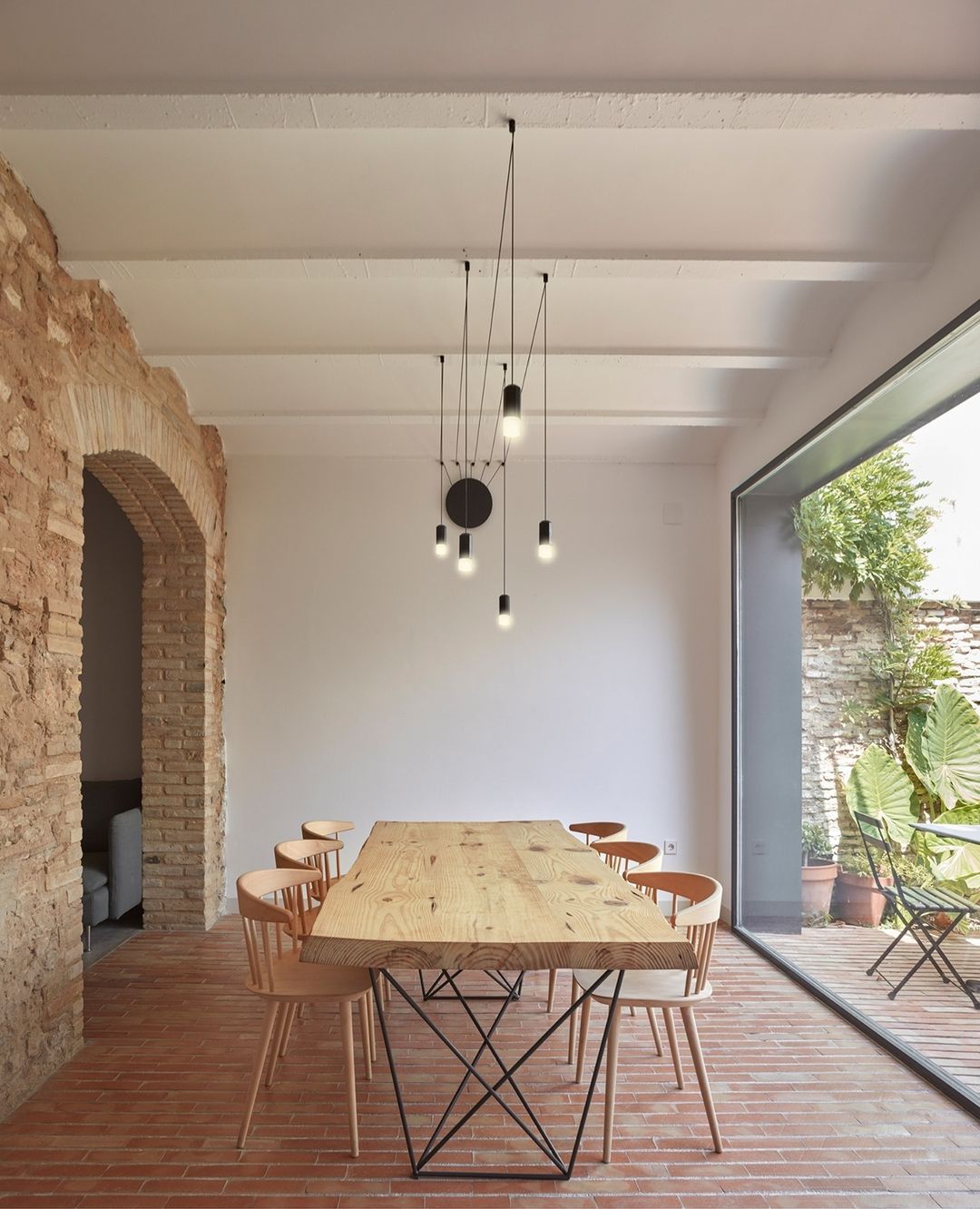 Line Form Pendant Light – Minimalist Geometric LED Chandelier