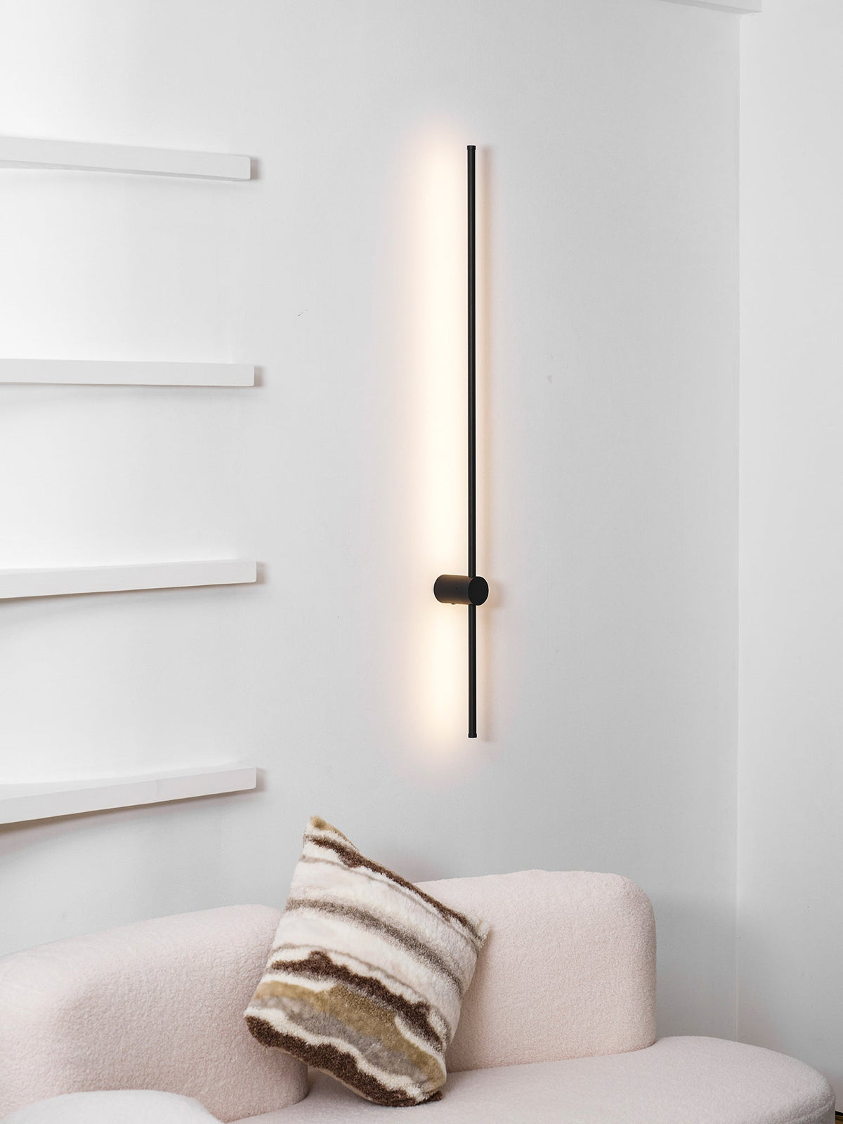 Linear LED Rechargeable Wall Sconce – Modern Minimalist Ambient Lighting