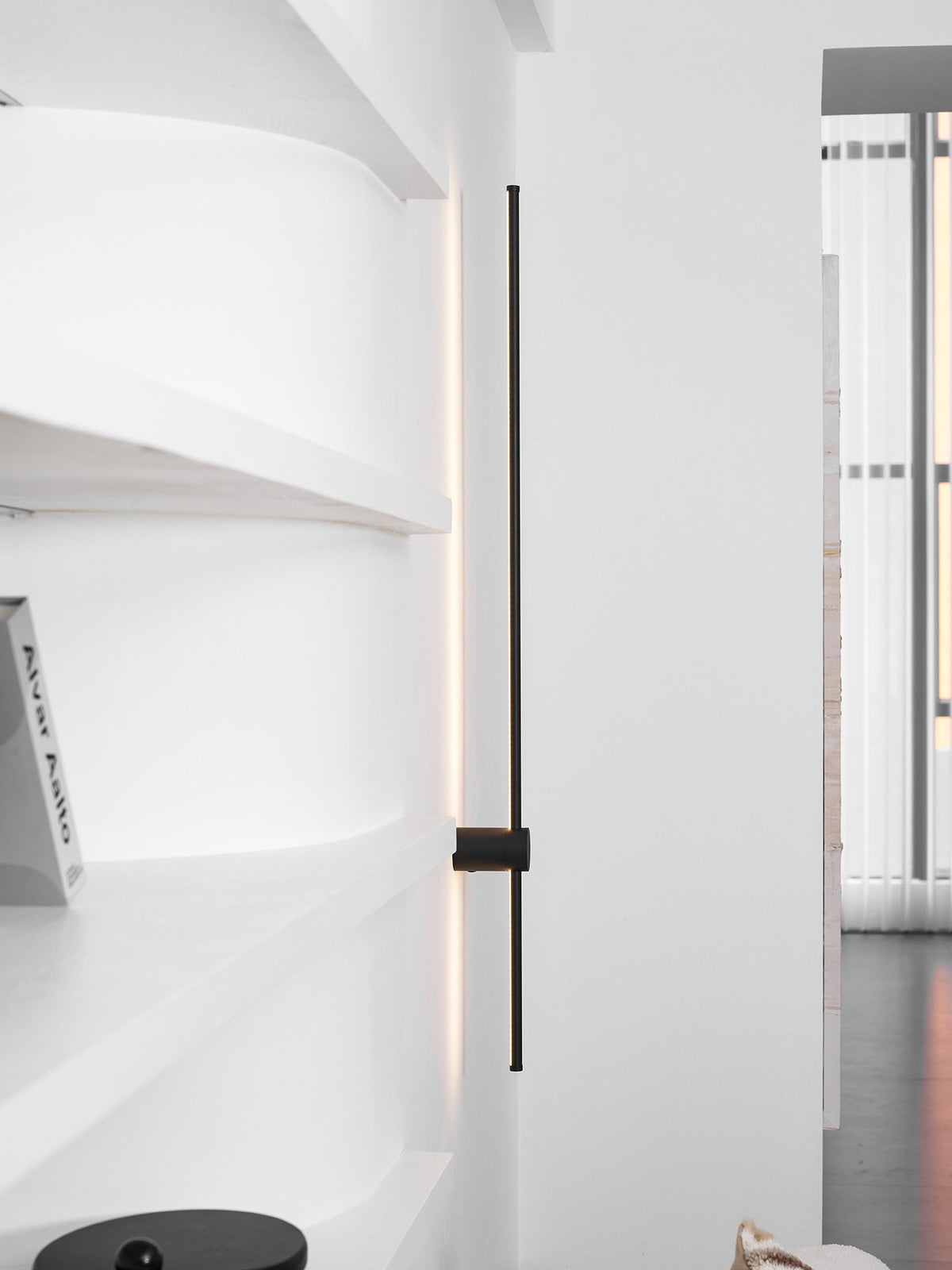 Linear LED Rechargeable Wall Sconce – Modern Minimalist Ambient Lighting