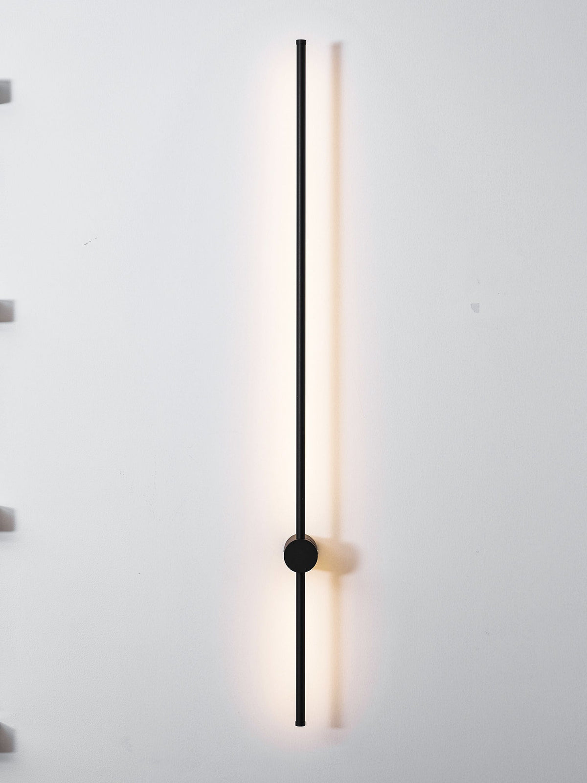 Linear LED Rechargeable Wall Sconce – Modern Minimalist Ambient Lighting