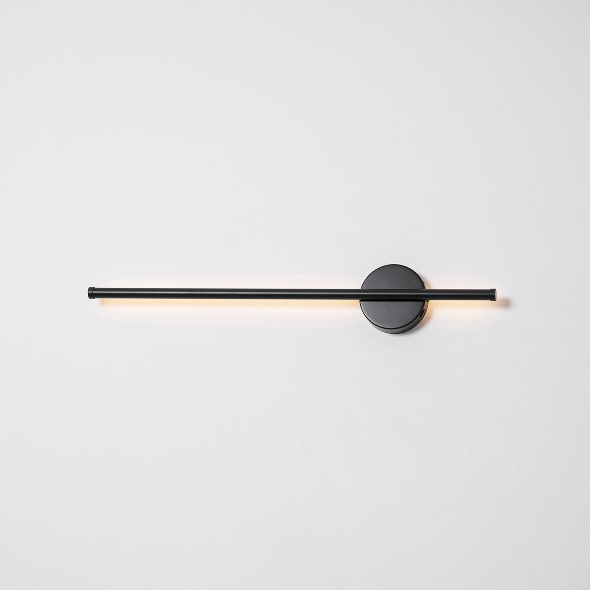 Linearo Rechargeable LED Wall Sconce – Cordless Modern Linear Light