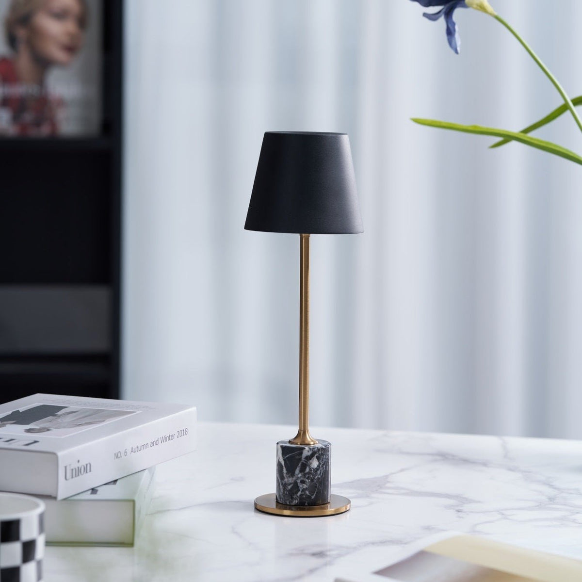 Lirio Mini Marble Table Lamp – Portable LED Accent Light