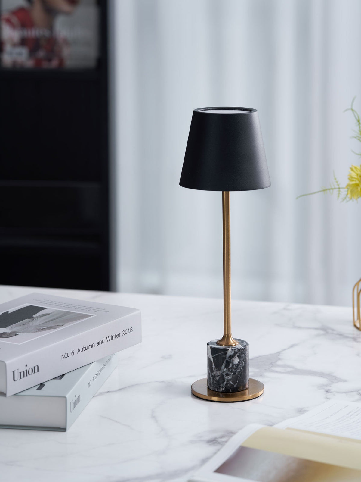 Lirio Mini Marble Table Lamp – Portable LED Accent Light