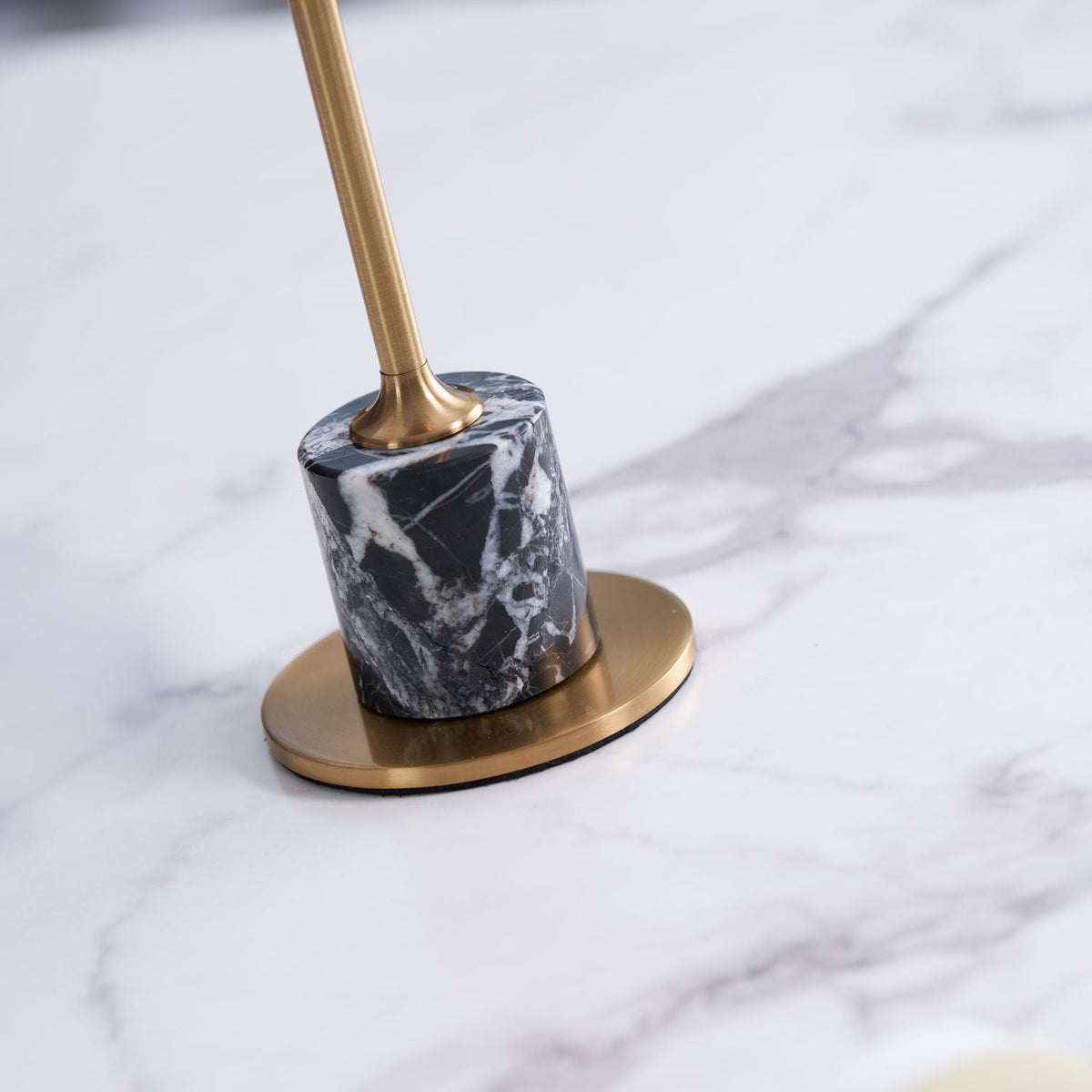 Lirio Mini Marble Table Lamp – Portable LED Accent Light