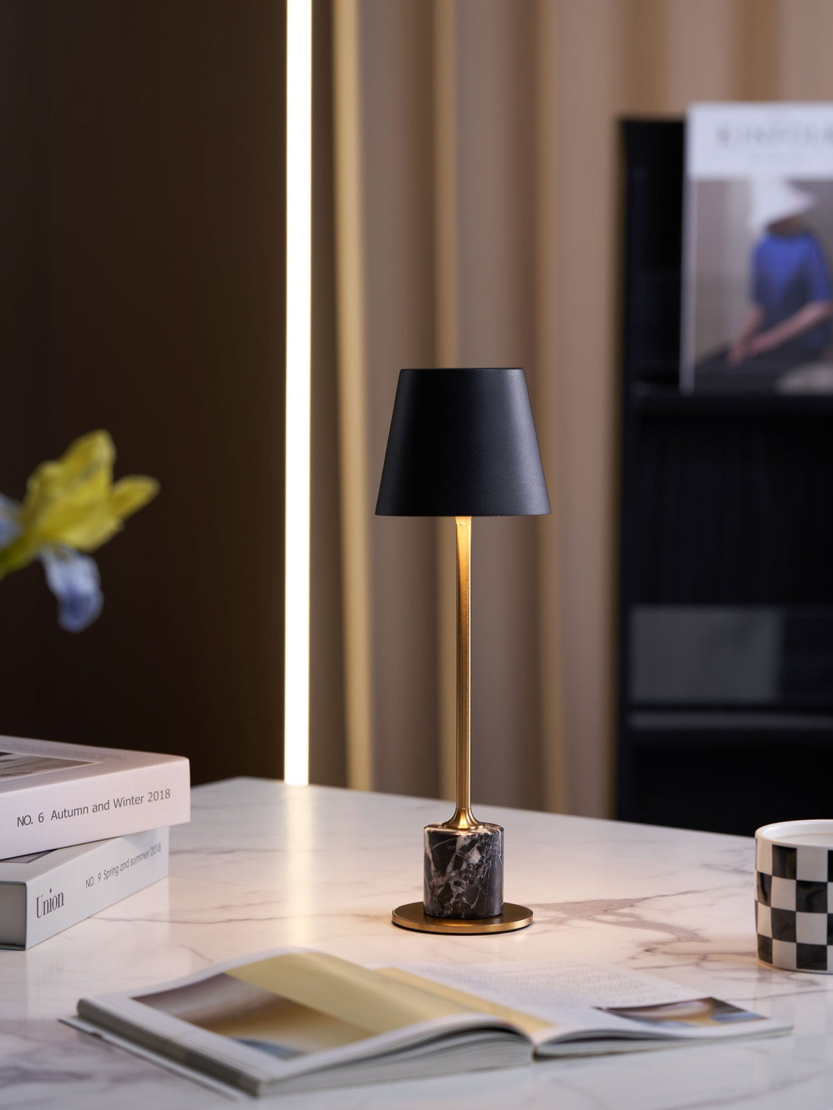 Lirio Mini Marble Table Lamp – Portable LED Accent Light