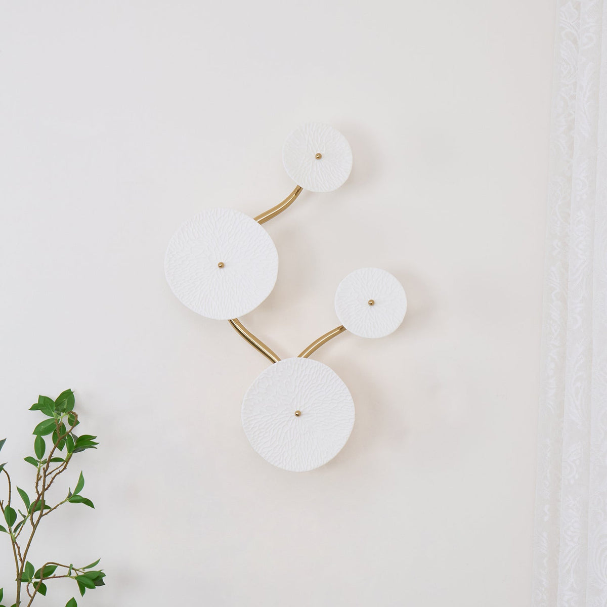 lotus-petal-wall-lamp