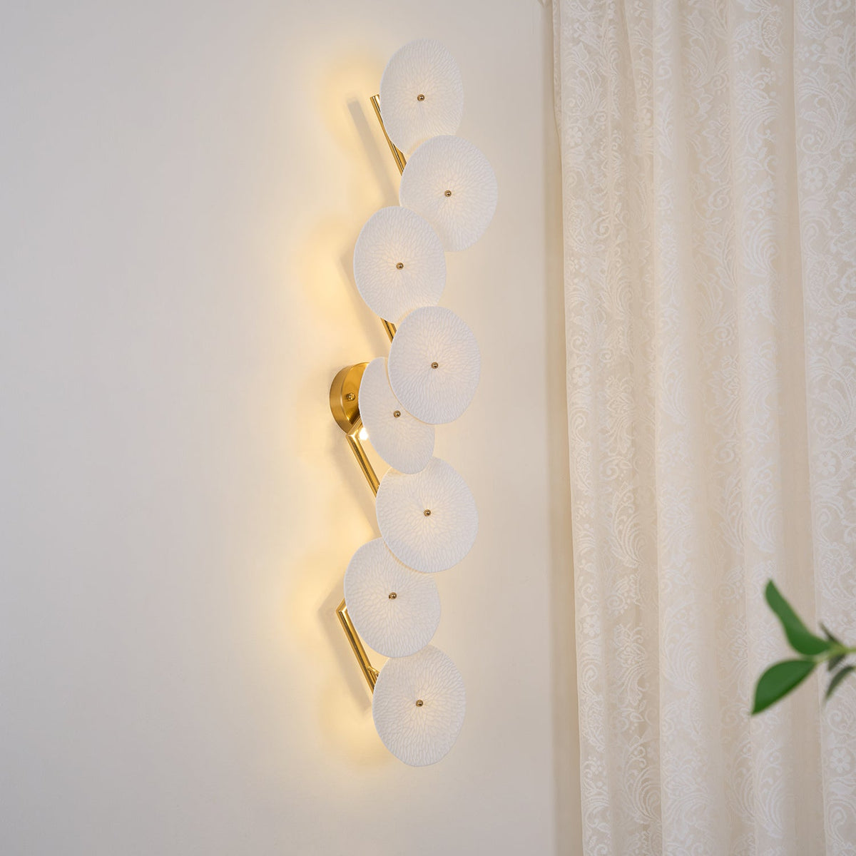 lotus-petal-wall-lamp