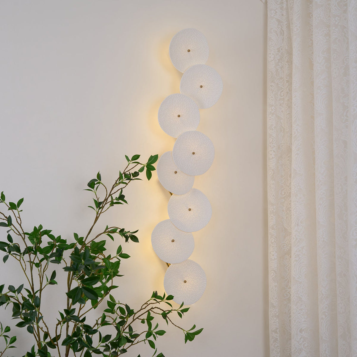 lotus-petal-wall-lamp