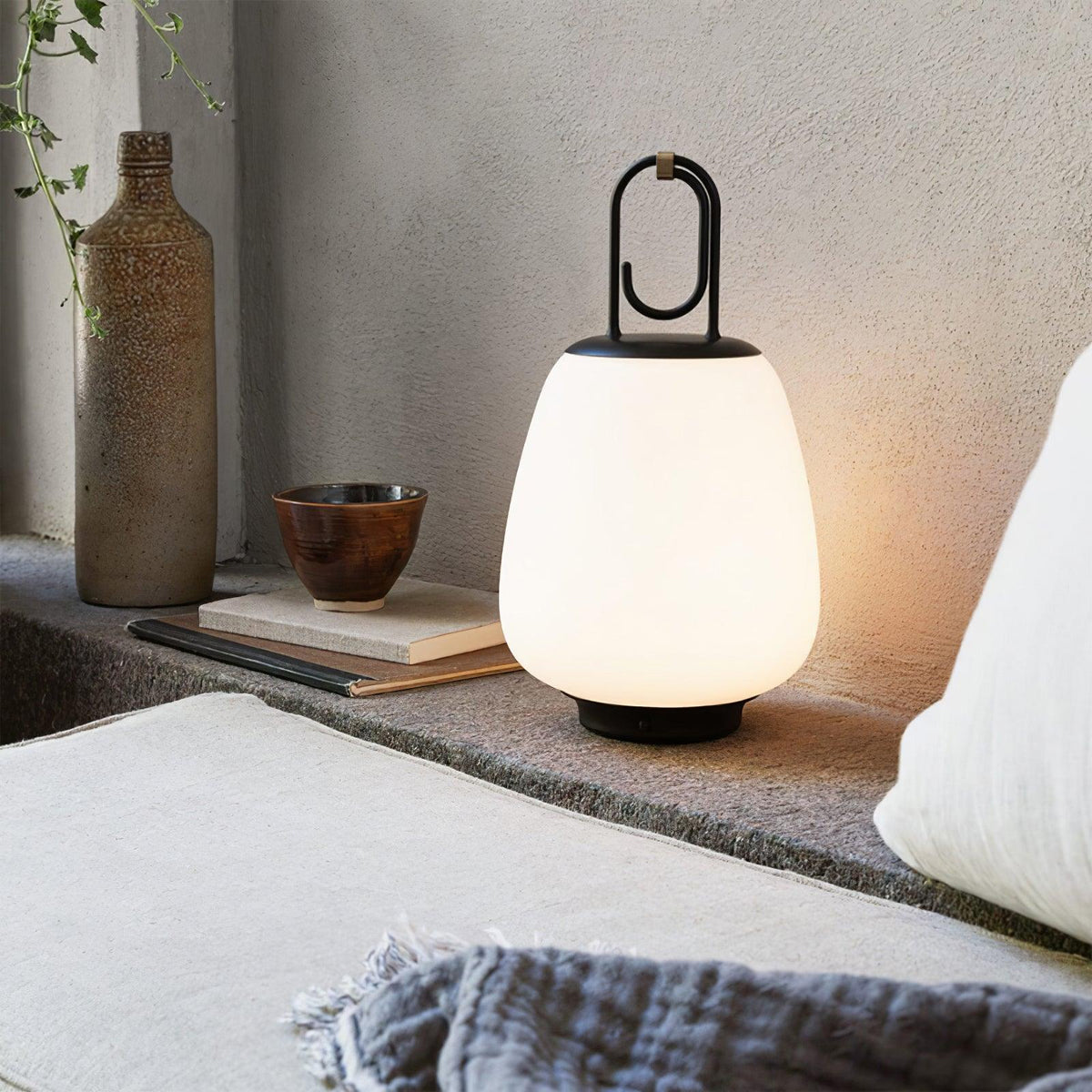 lucia-lantern-table-lamp