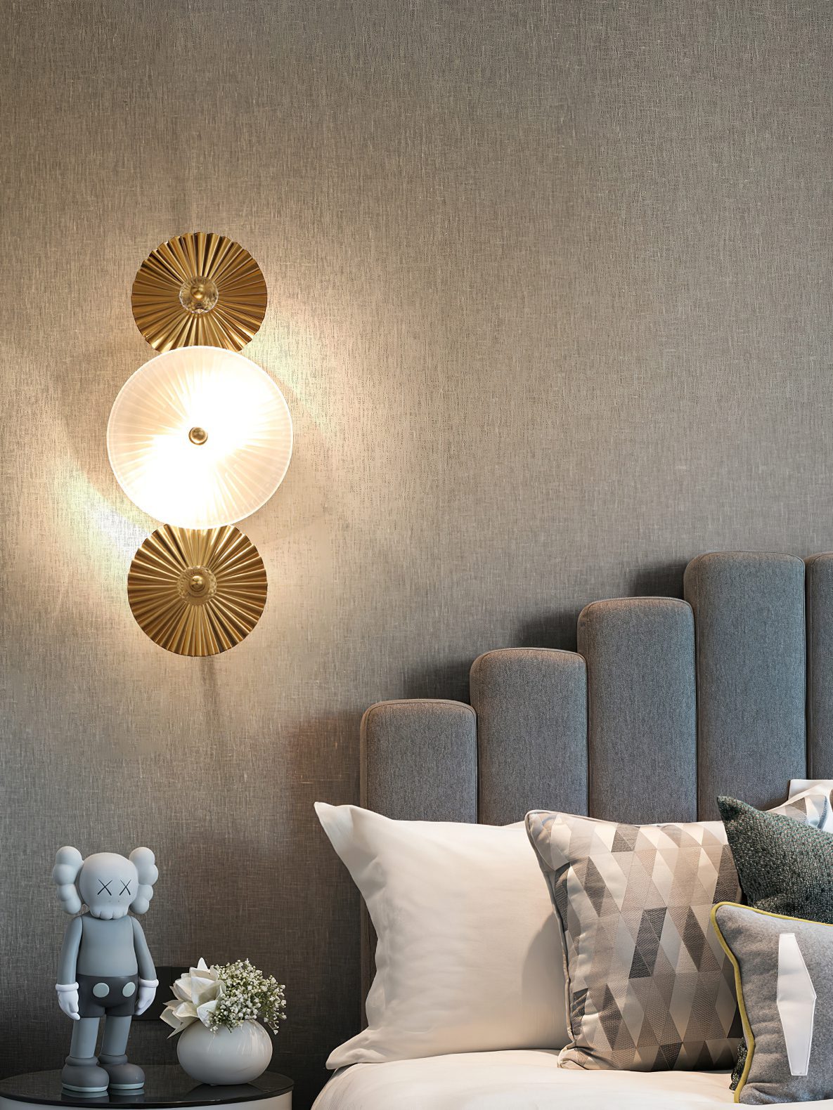 Lucky 8 Wall Lamp