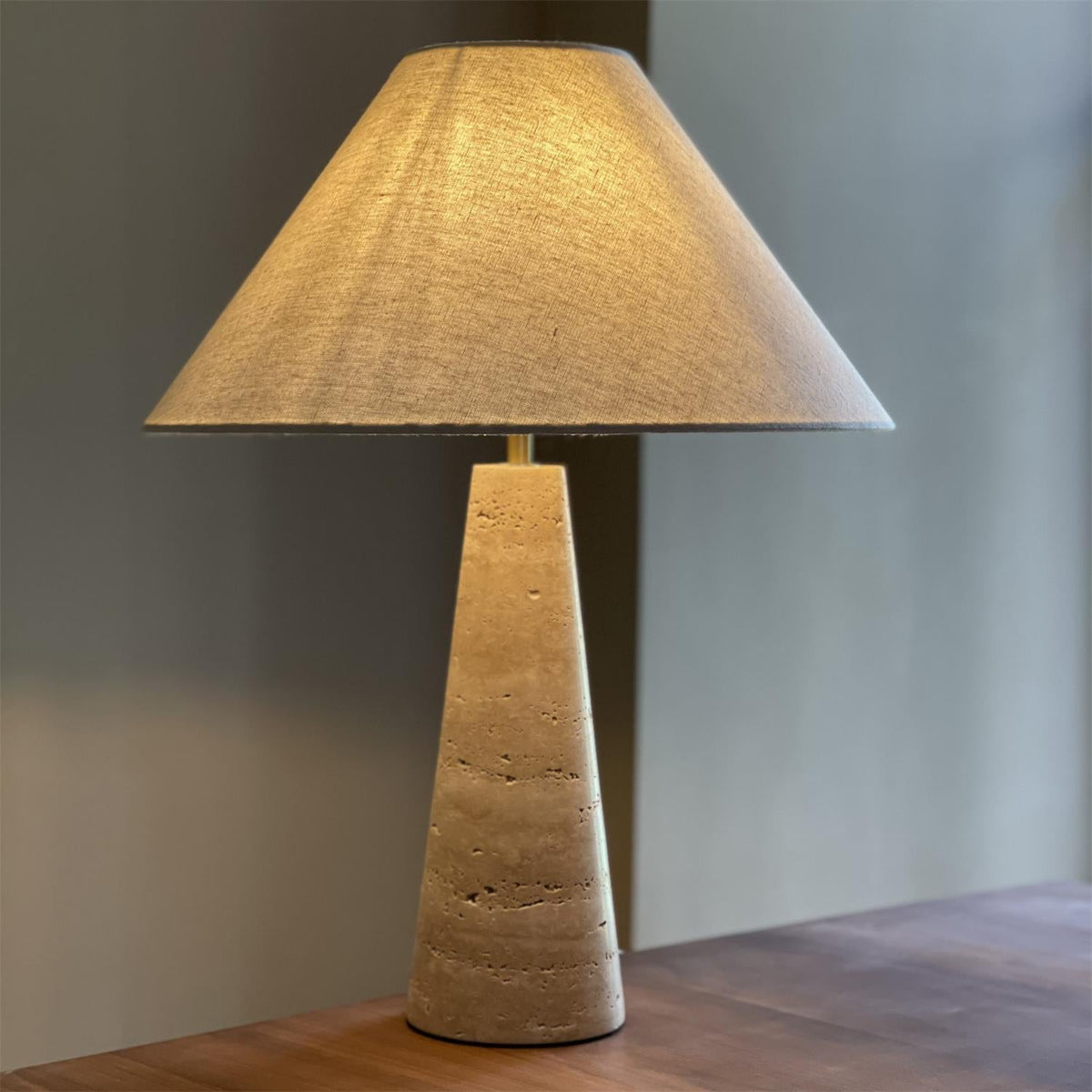 lulu-travertine-table-lamp