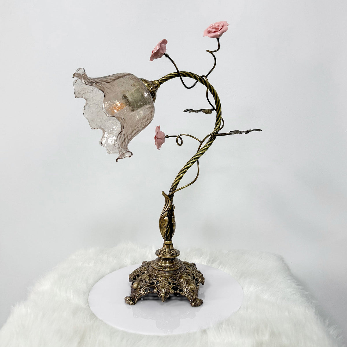 lumiere-table-lamp