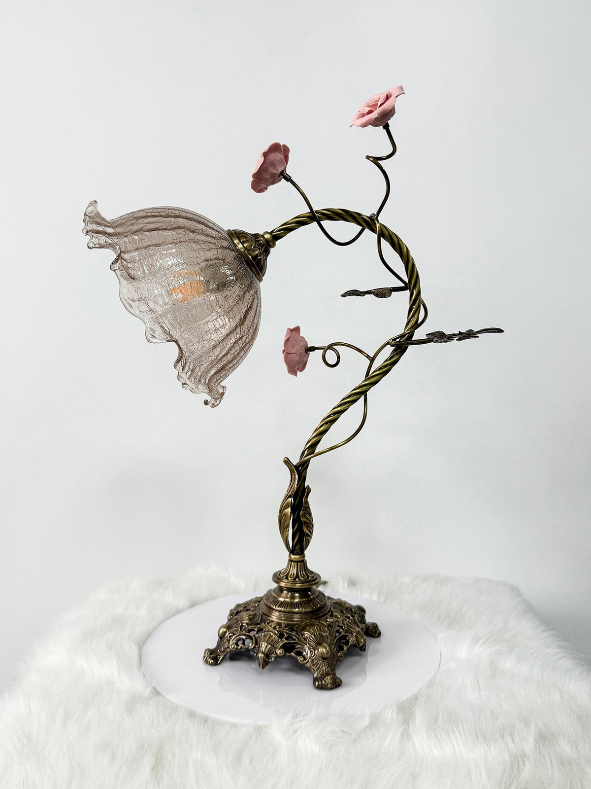 lumiere-table-lamp