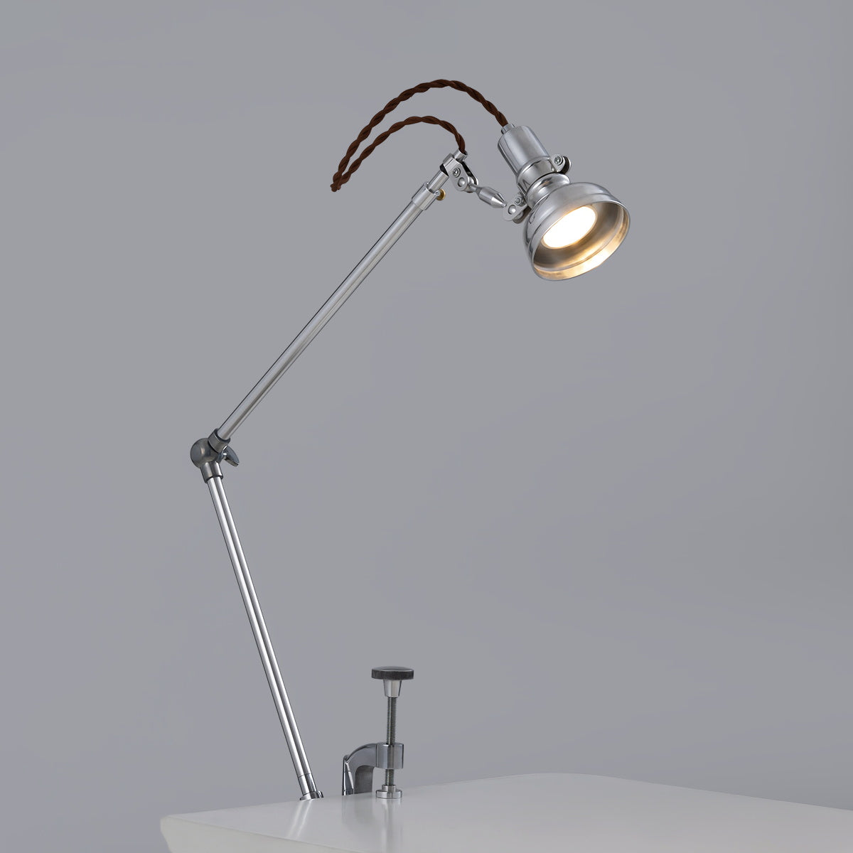 lumina-articulated-table-lamp