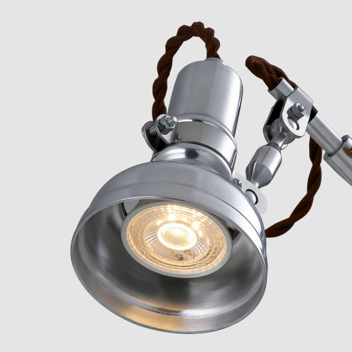 lumina-articulated-table-lamp