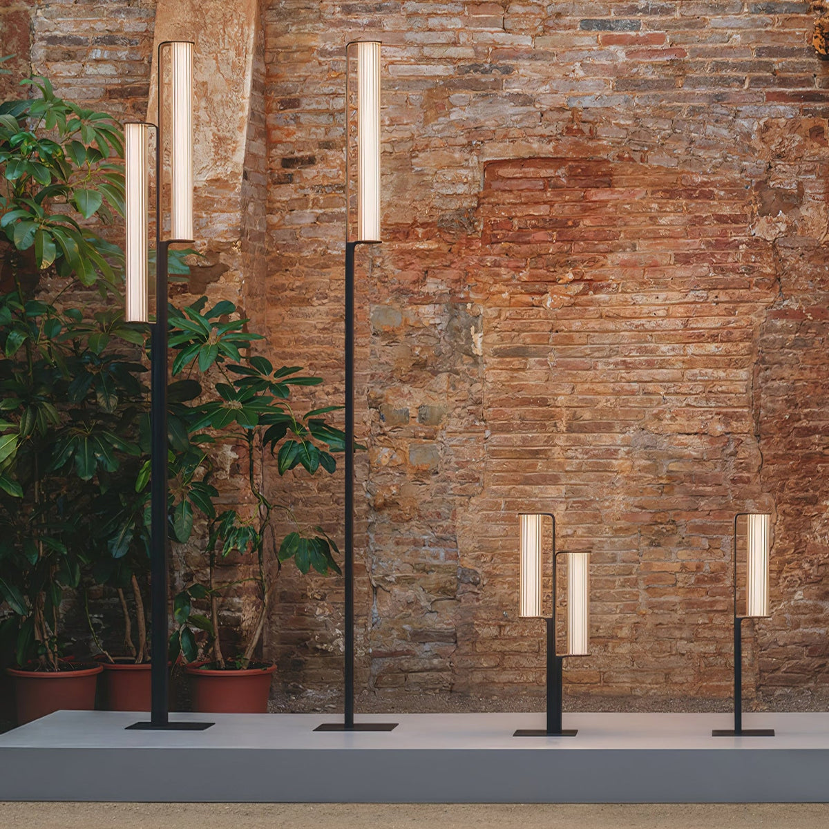 Lumo Arc Duo Outdoor Post Lamp – Modern LED Garden Lighting