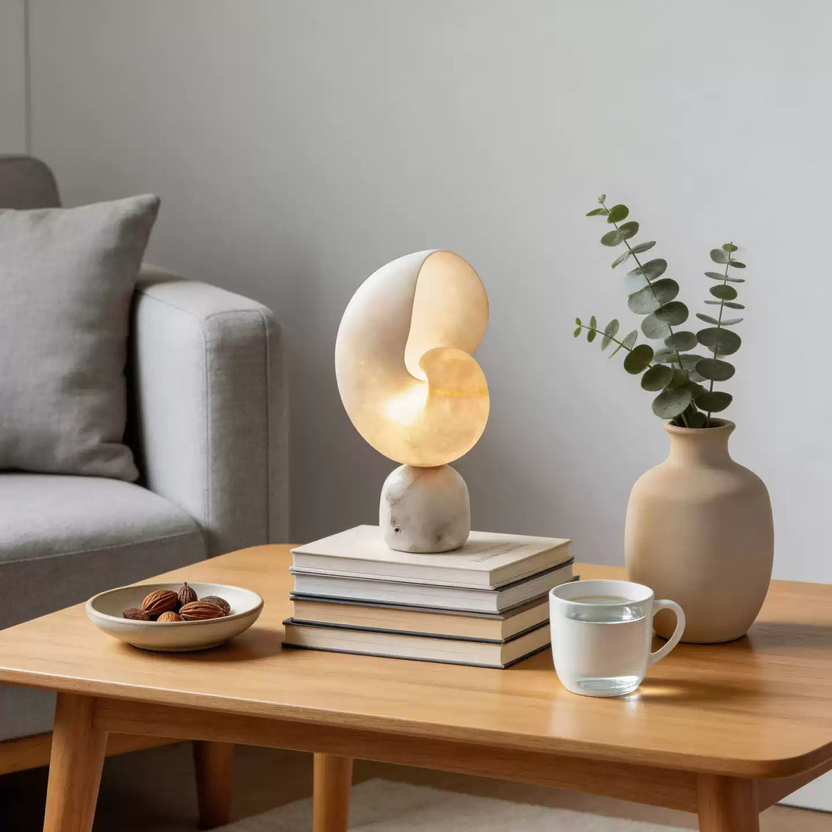 Lumora Shell Table Lamp in Alabaster and Brass by