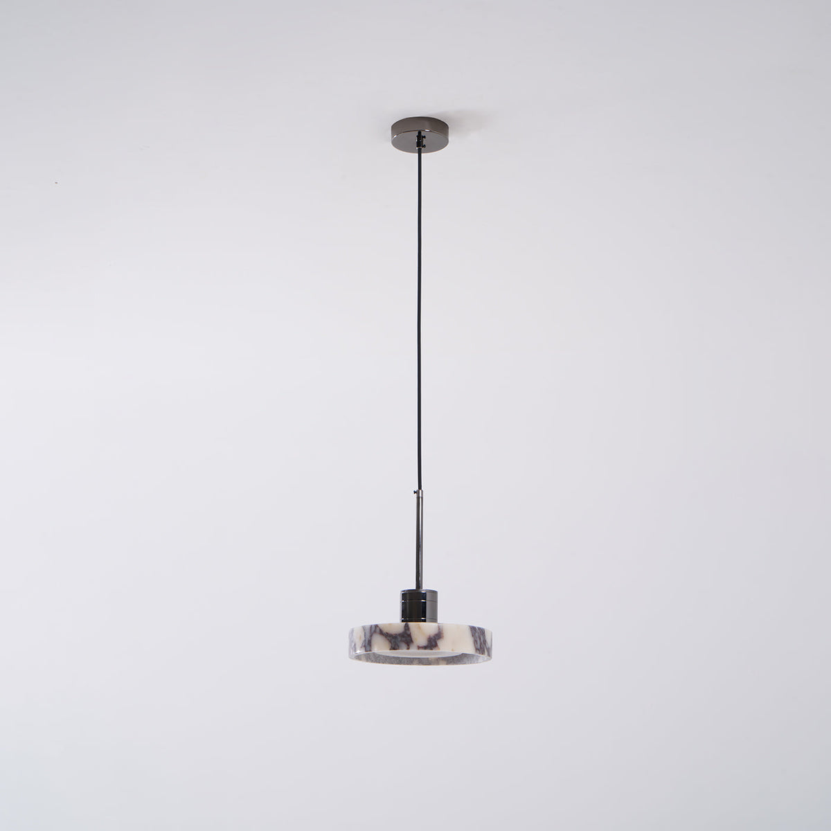 luna-aura-marble-pendant-light
