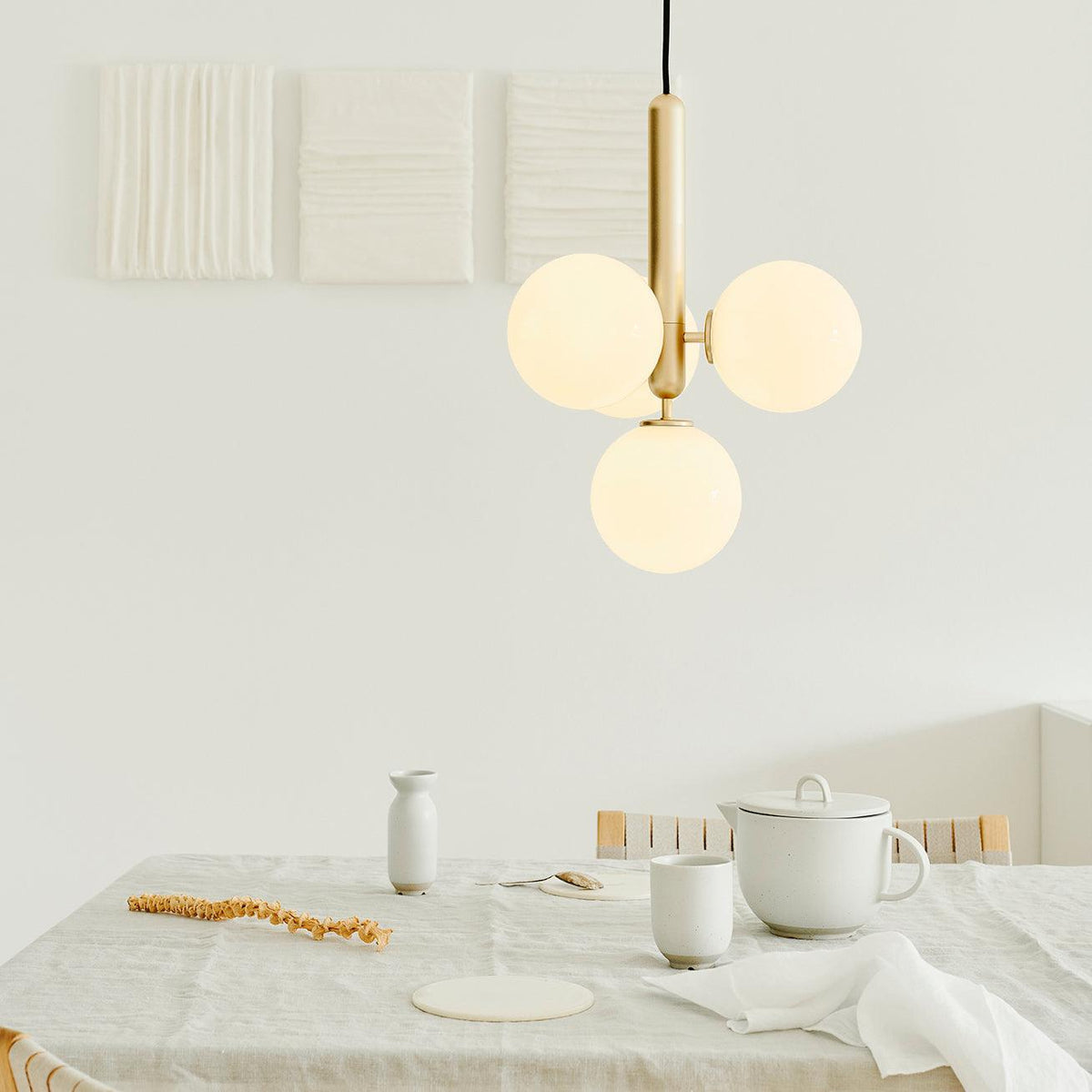 luna-orb-pendant-light