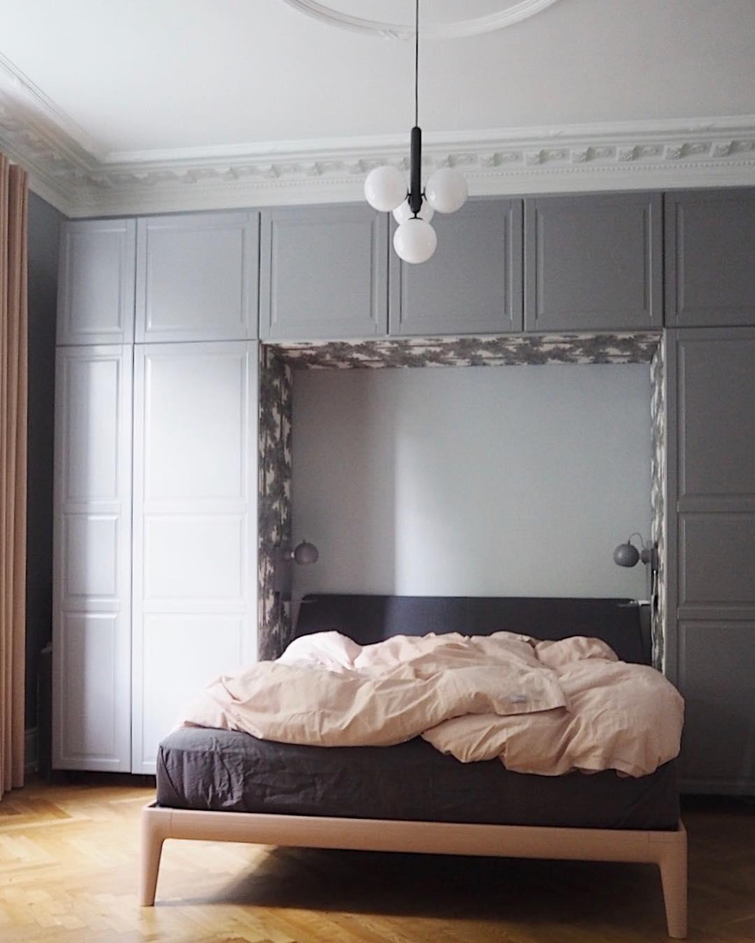luna-orb-pendant-light