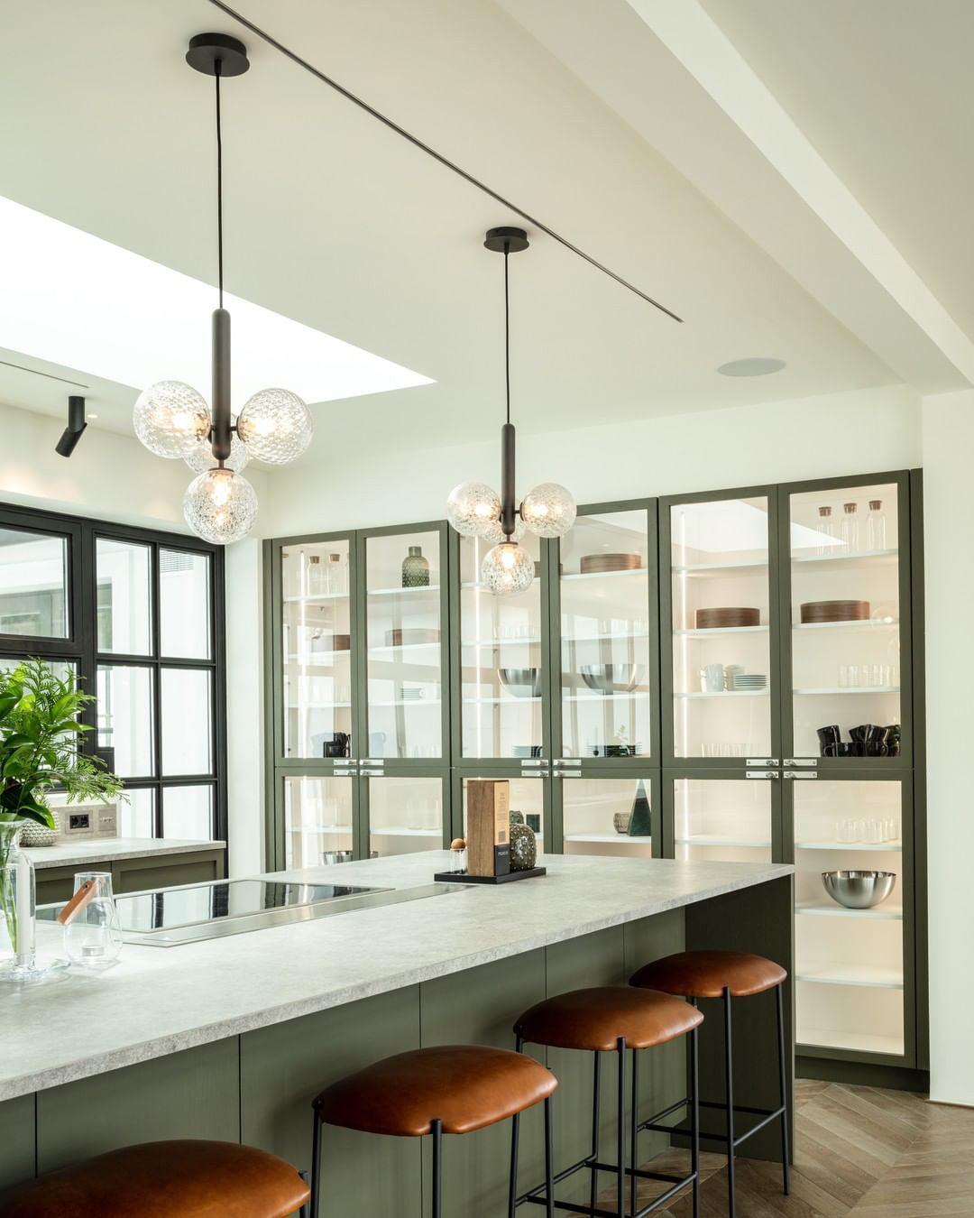 luna-orb-pendant-light