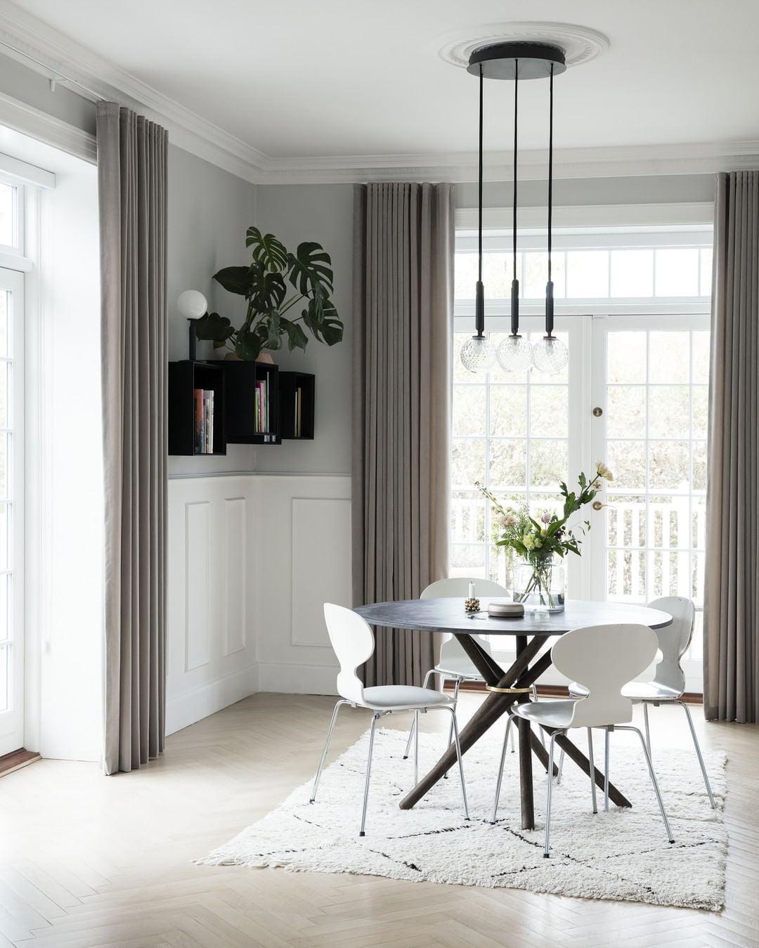 luna-orb-pendant-light
