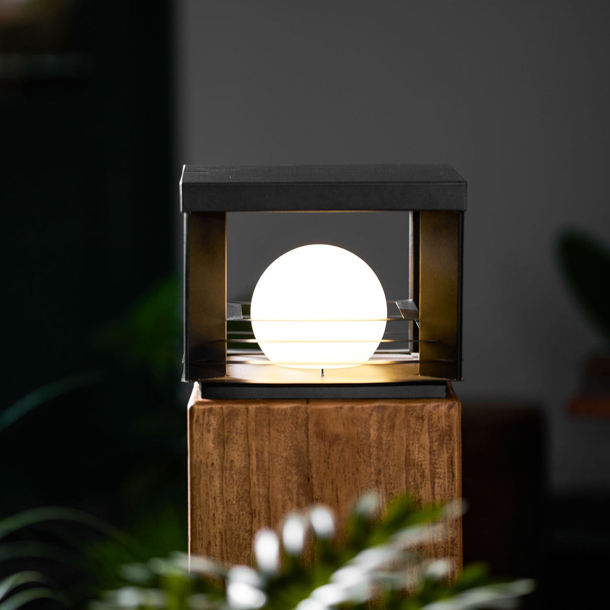 Lunar Crate Outdoor Table Lamp – Modern LED Garden Light