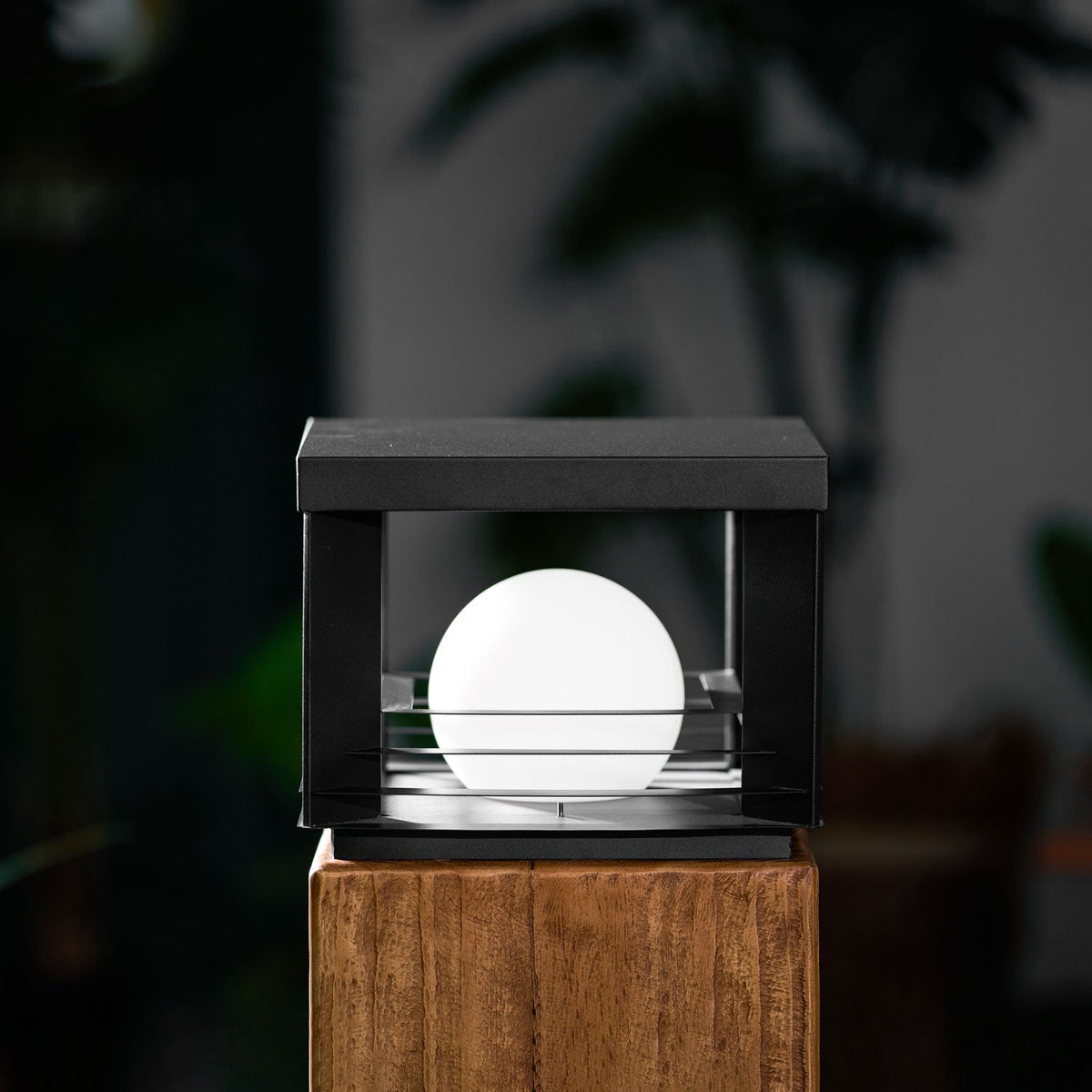 Lunar Crate Outdoor Table Lamp – Modern LED Garden Light