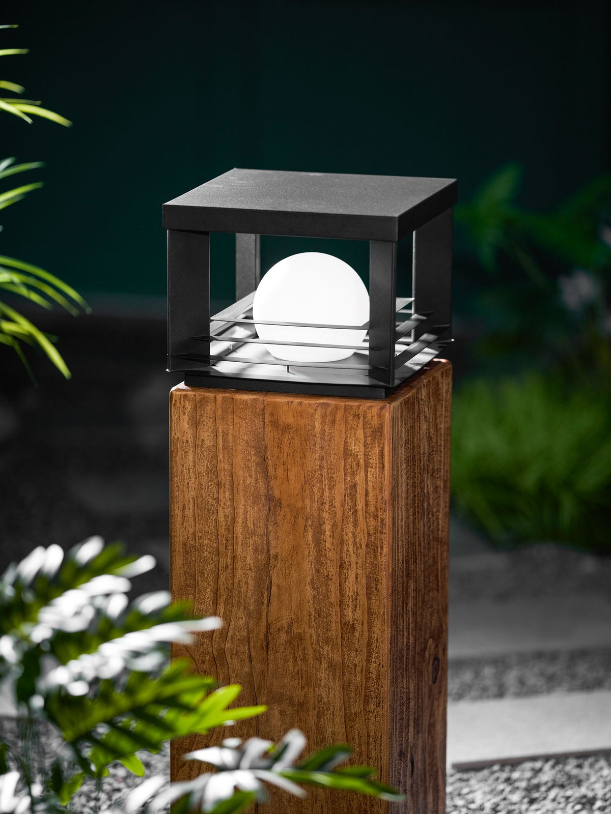 Lunar Crate Outdoor Table Lamp – Modern LED Garden Light