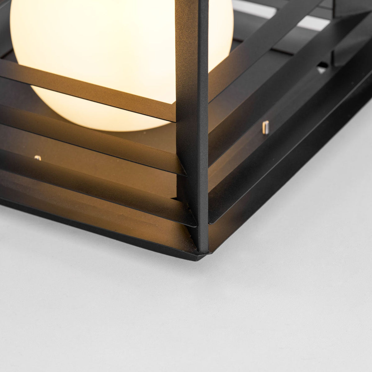 Lunar Crate Outdoor Table Lamp – Modern LED Garden Light