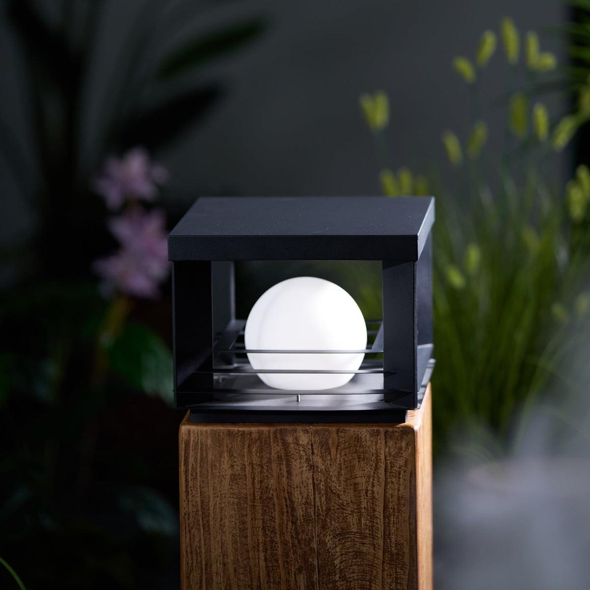 Lunar Crate Outdoor Table Lamp – Modern LED Garden Light