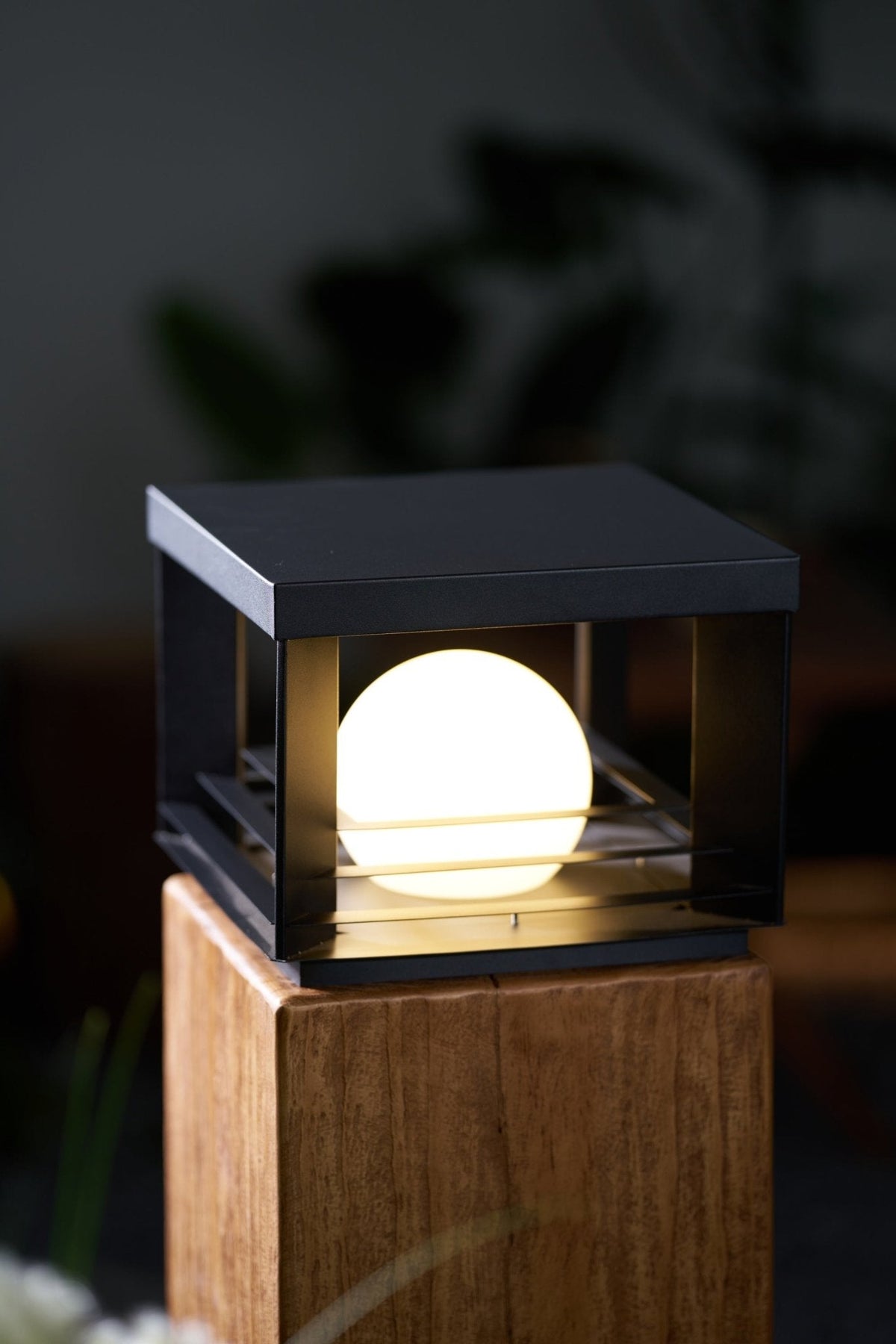 Lunar Crate Outdoor Table Lamp – Modern LED Garden Light