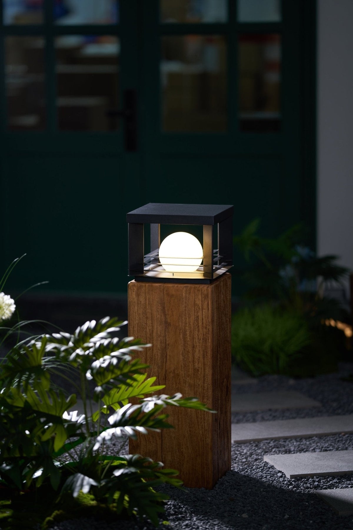 Lunar Crate Outdoor Table Lamp – Modern LED Garden Light