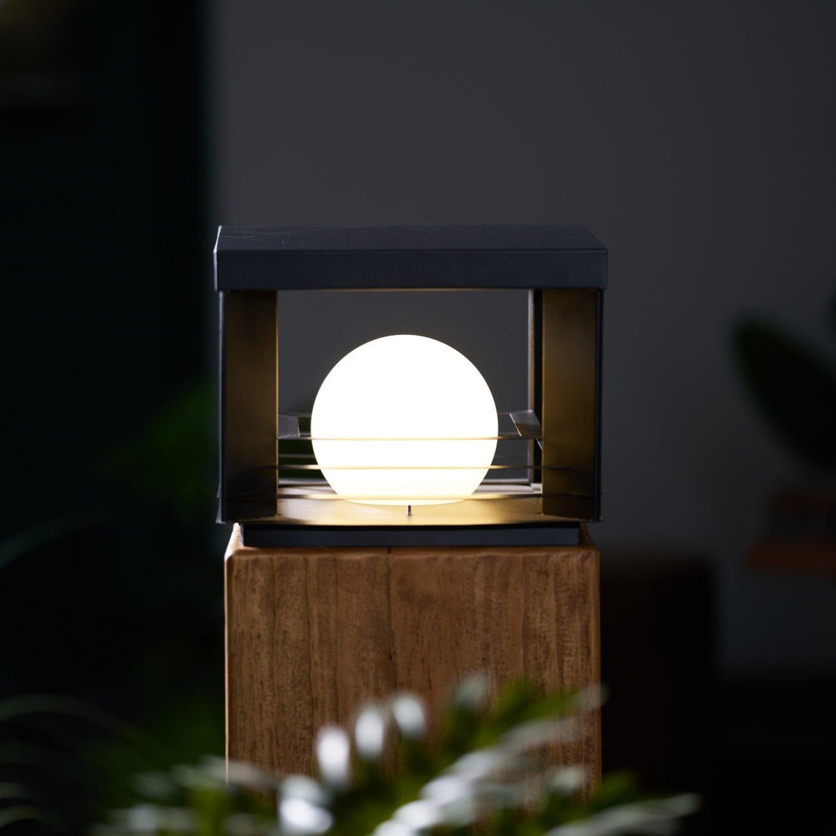 Lunar Crate Outdoor Table Lamp – Modern LED Garden Light