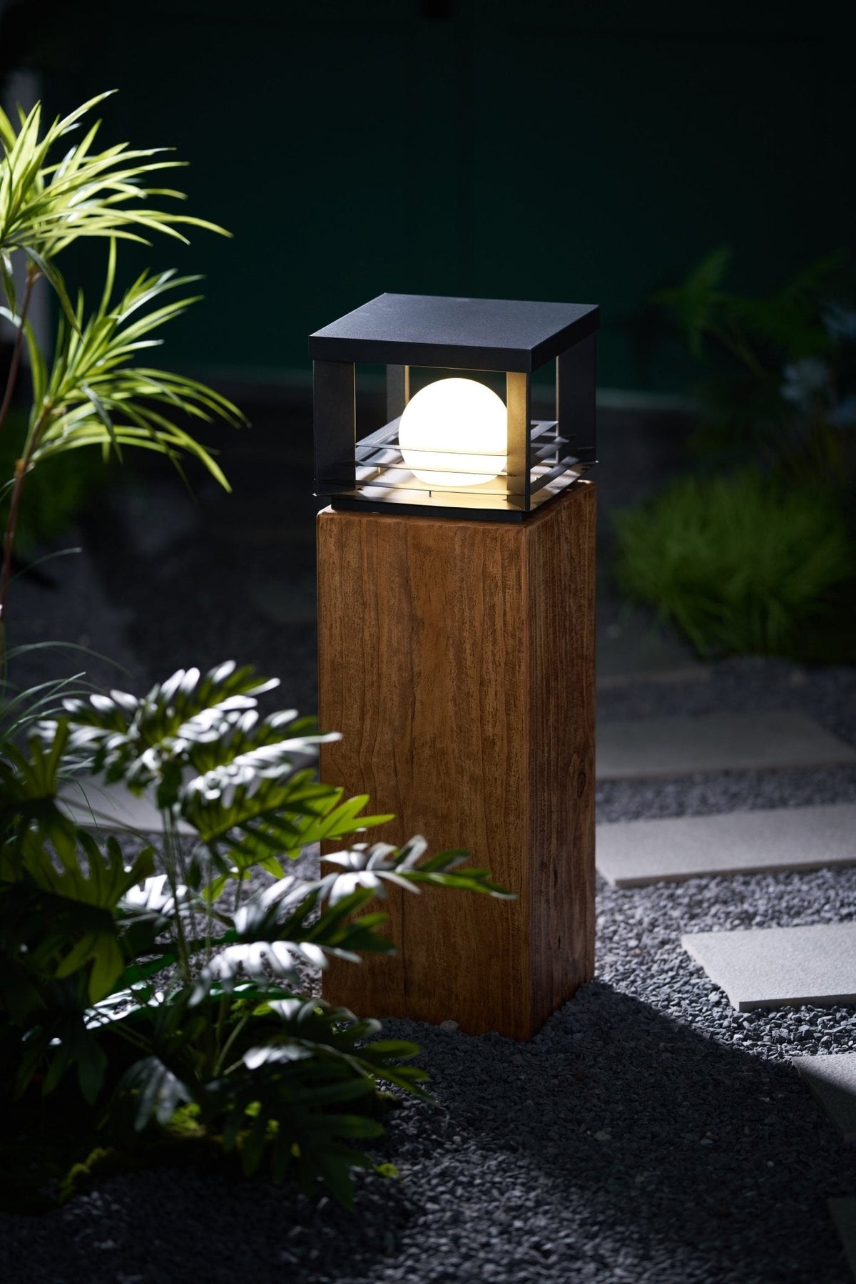 Lunar Crate Outdoor Table Lamp – Modern LED Garden Light