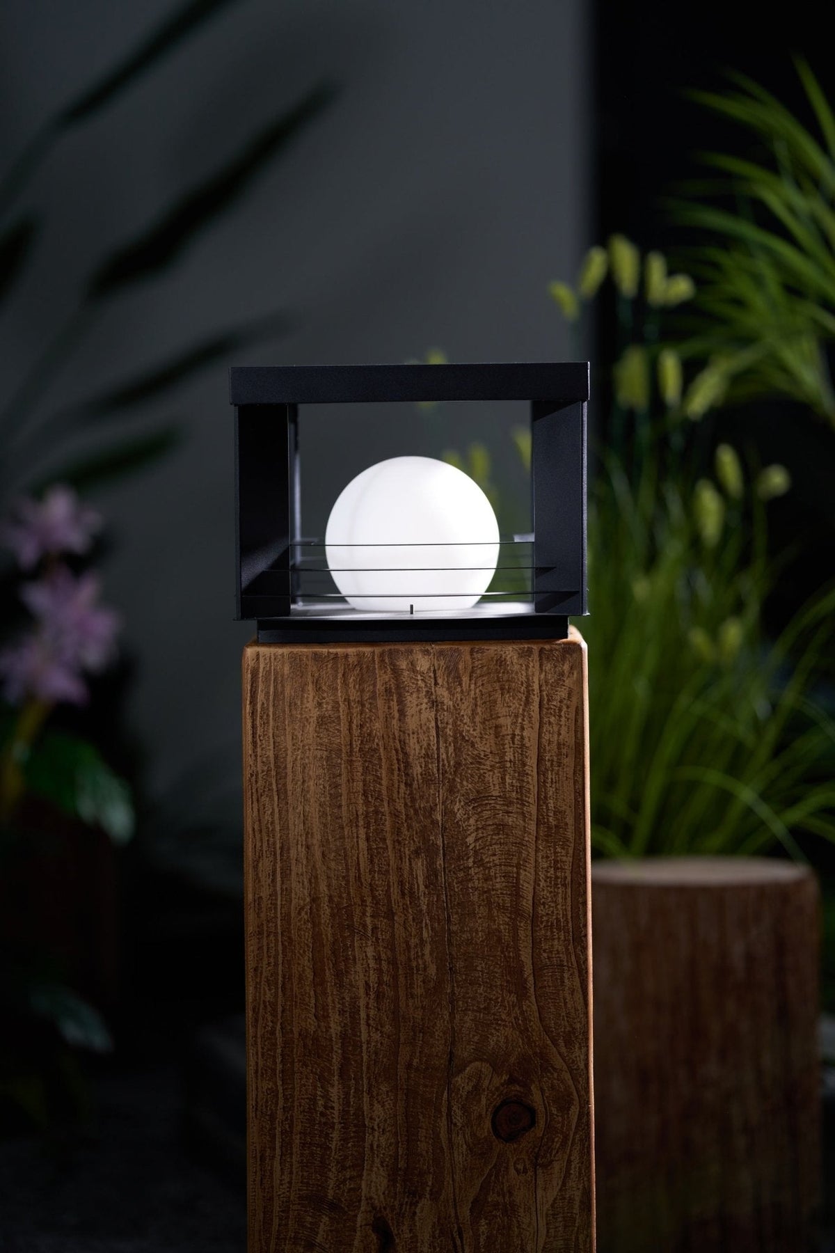 Lunar Crate Outdoor Table Lamp – Modern LED Garden Light