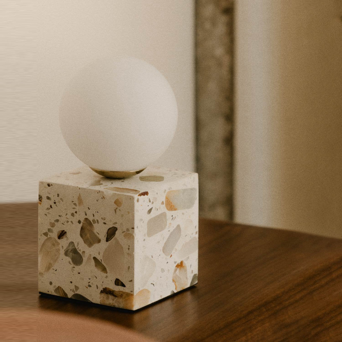 lunas-terrazzo-table-lamp