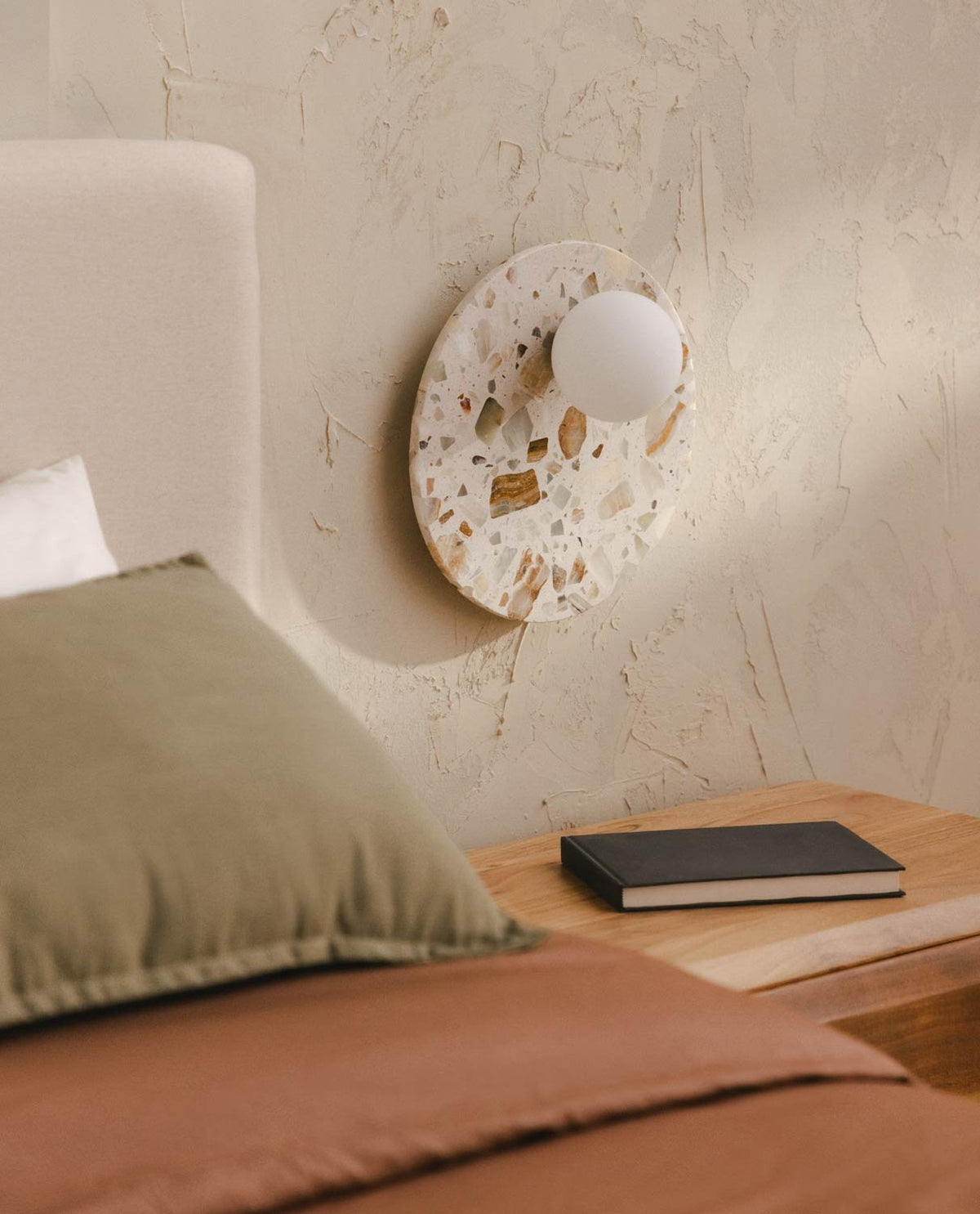 lunas-terrazzo-wall-lamp