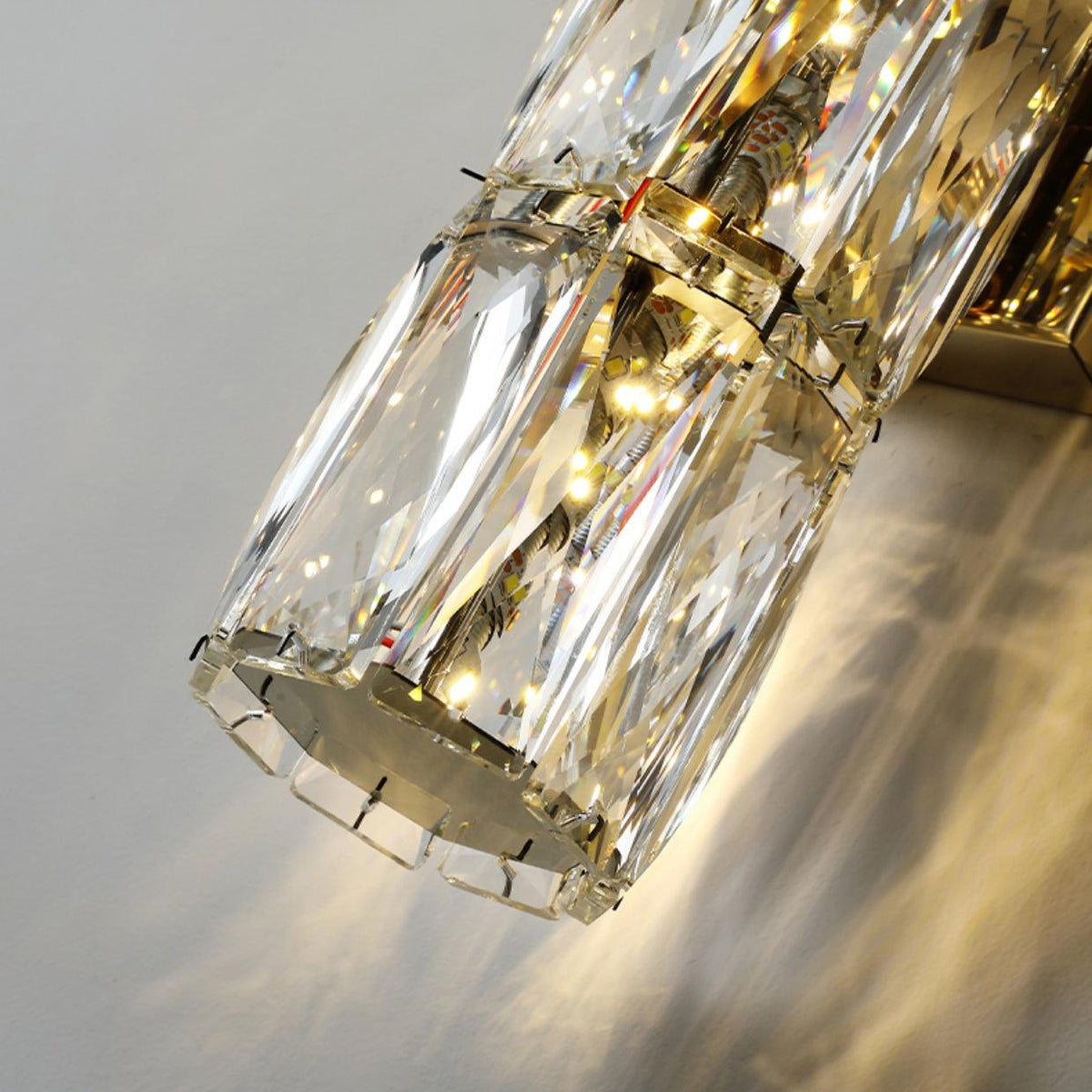 luxury-crystal-column-led-wall-lamp