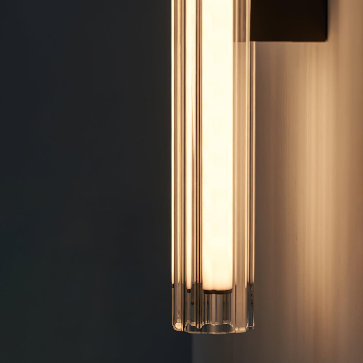 macie-wall-lamp