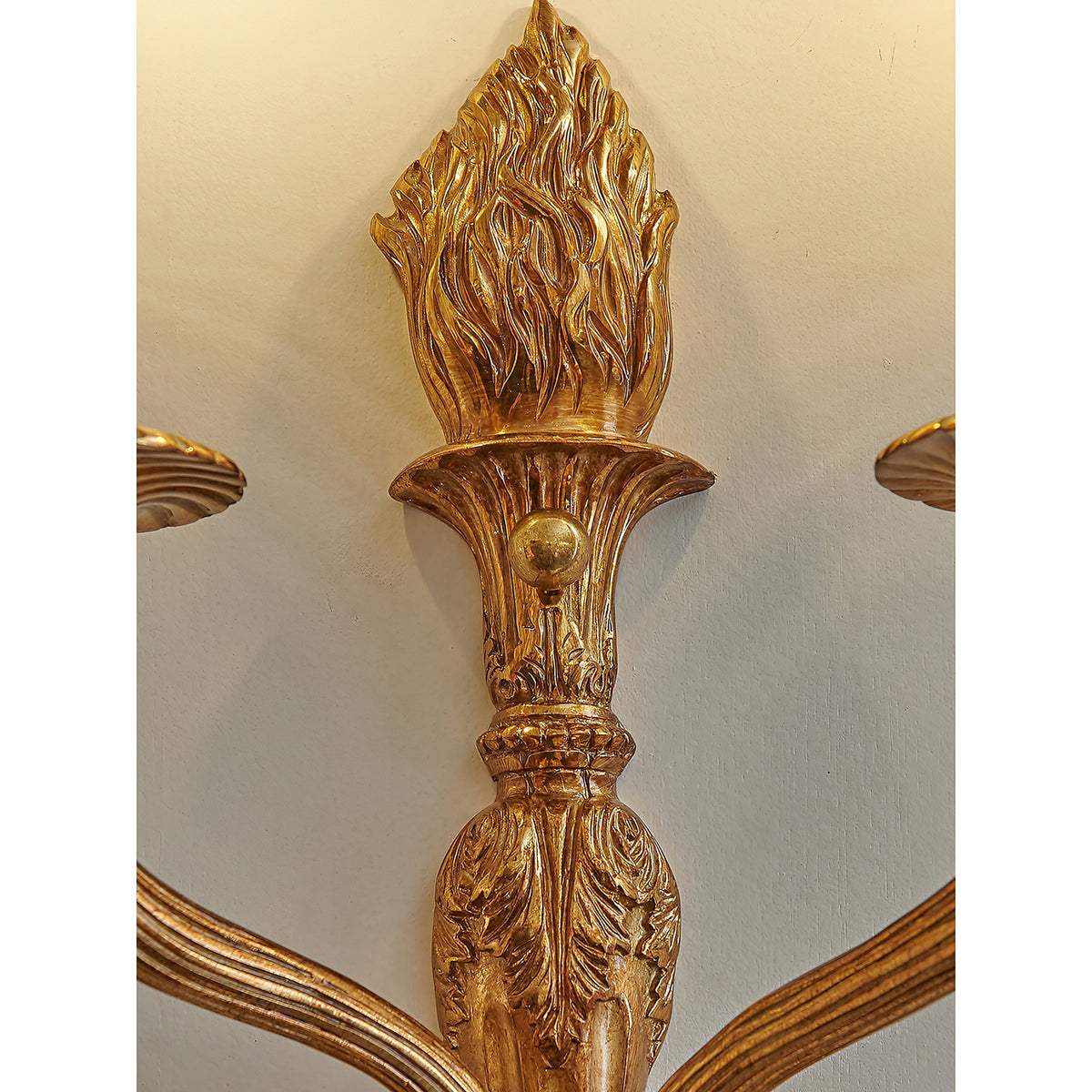 madeleine-brass-wall-lamp