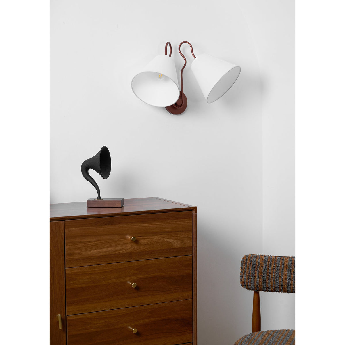 madelyn-wall-lamp