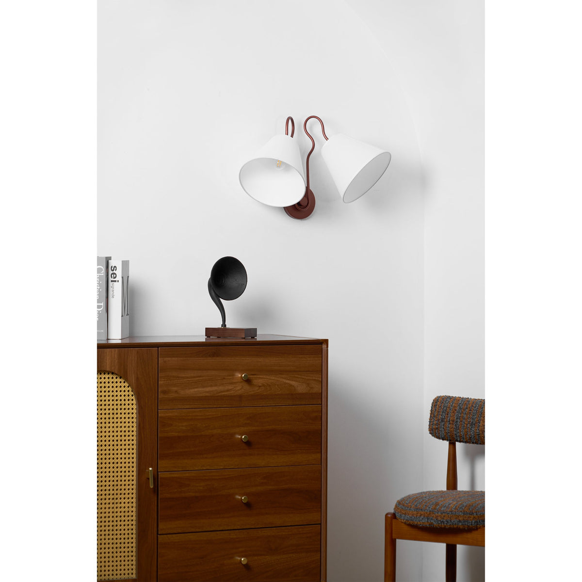 madelyn-wall-lamp