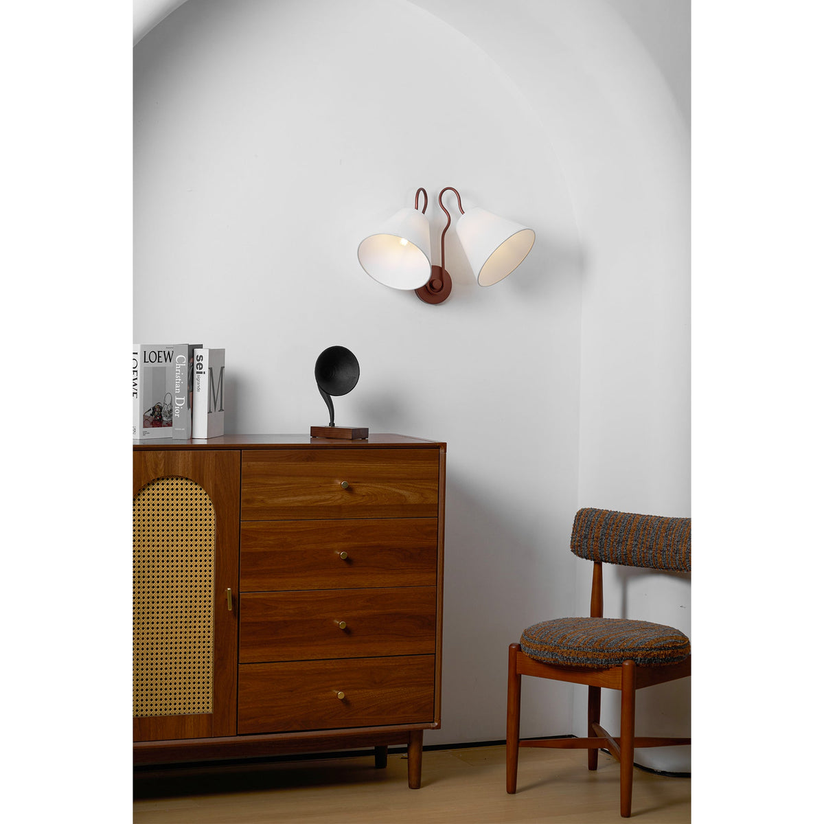 madelyn-wall-lamp