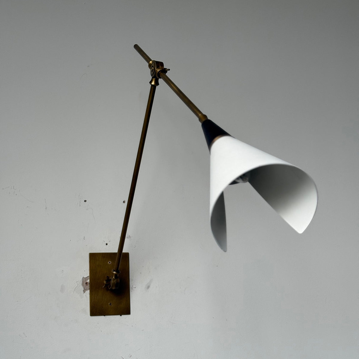 magari-wall-lamp