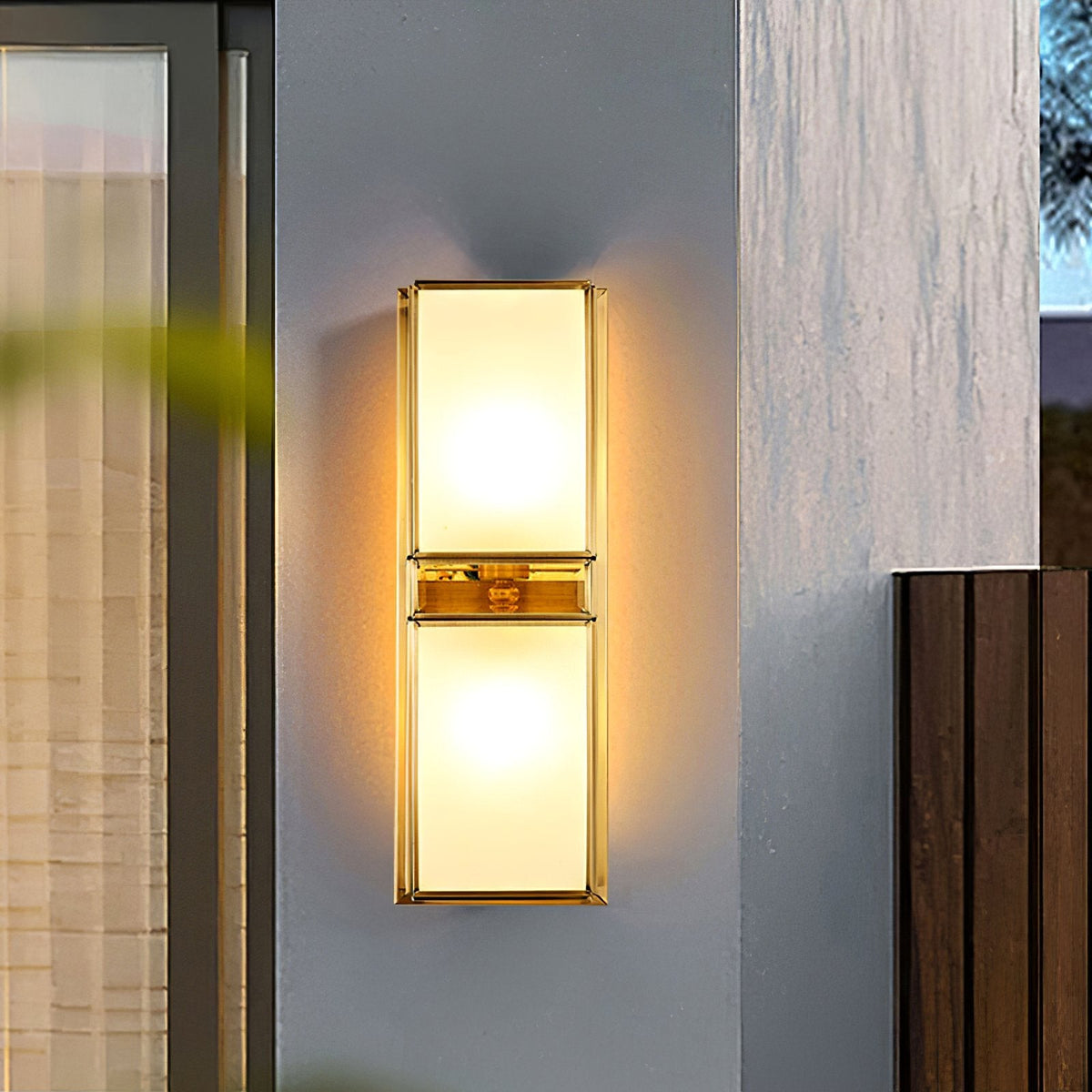 Magari Brass Wall Lamp