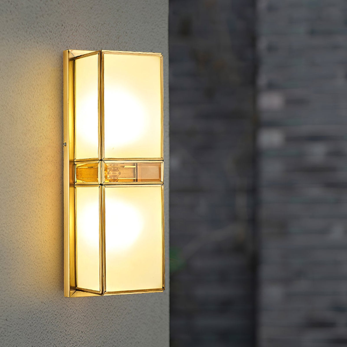 Magari Brass Wall Lamp